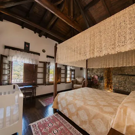 Сasa de vacaciones Guva Stone House Mangalem Berat