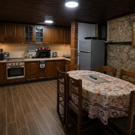 Dom wakacyjny Guva Stone House Mangalem Berat