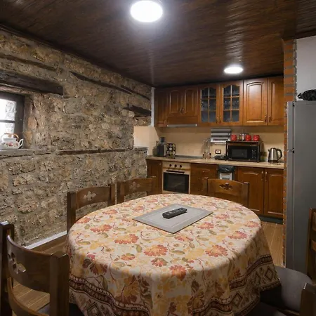 Сasa de vacaciones Guva Stone House Mangalem *