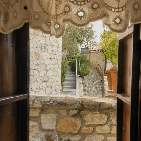 Guva Stone House Mangalem *
